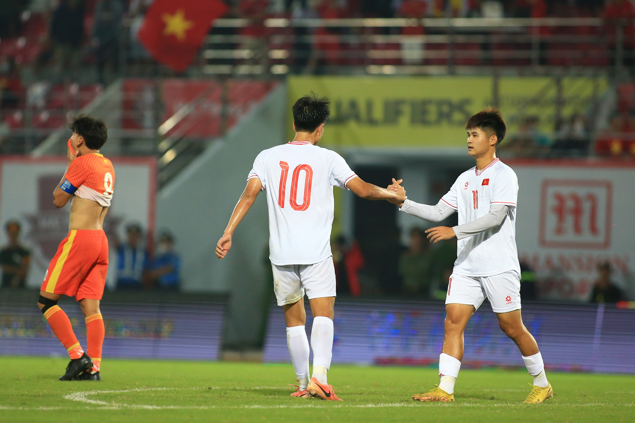 Công Phương góp 4 bàn trong chiến thắng 5-0 của ĐT U20 Việt Nam 7